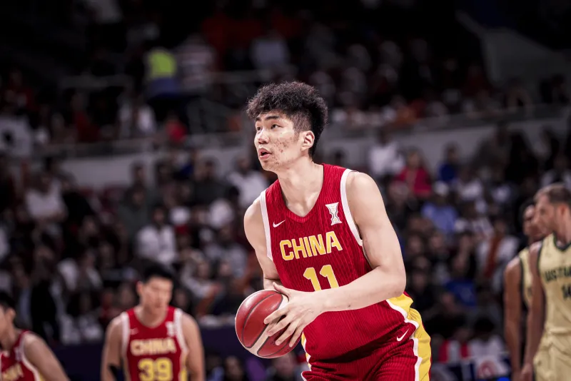 虎扑赛事-余嘉豪：中国篮球需要跟着世界篮球潮流去走，这条路还很长