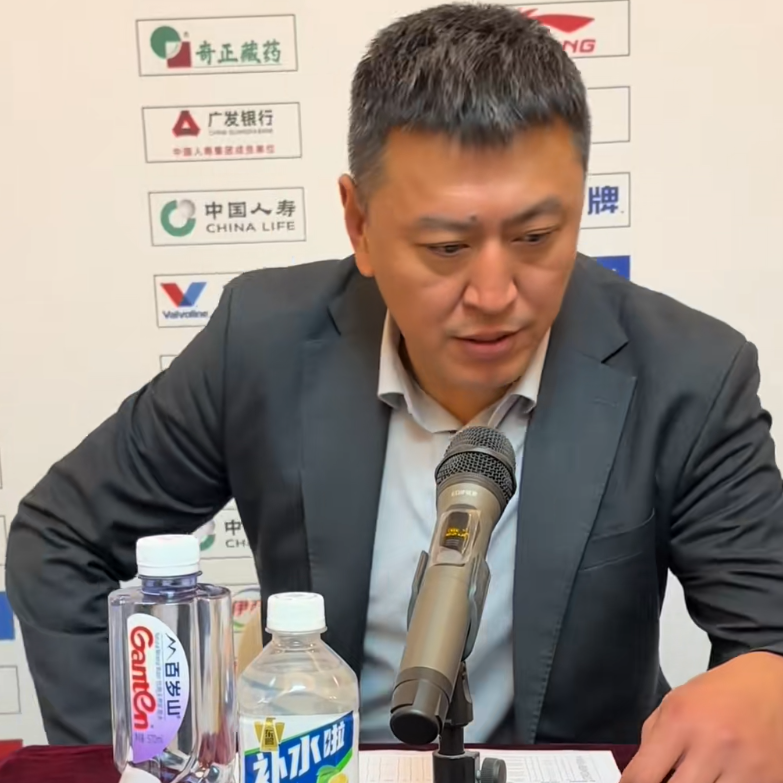 虎扑篮球直播-胜深圳采访!王世龙直指新外援补劣势,汉兹亲承未完全融入仍暴走