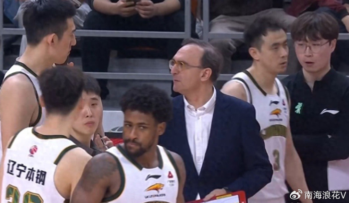 NBA比赛直播-换帅如换刀！乌戈上任辽宁队7战6胜，球迷：杜锋应向杨鸣学习|广东队|CBA|广东男篮|球队|主教练_新浪体育_新浪新闻