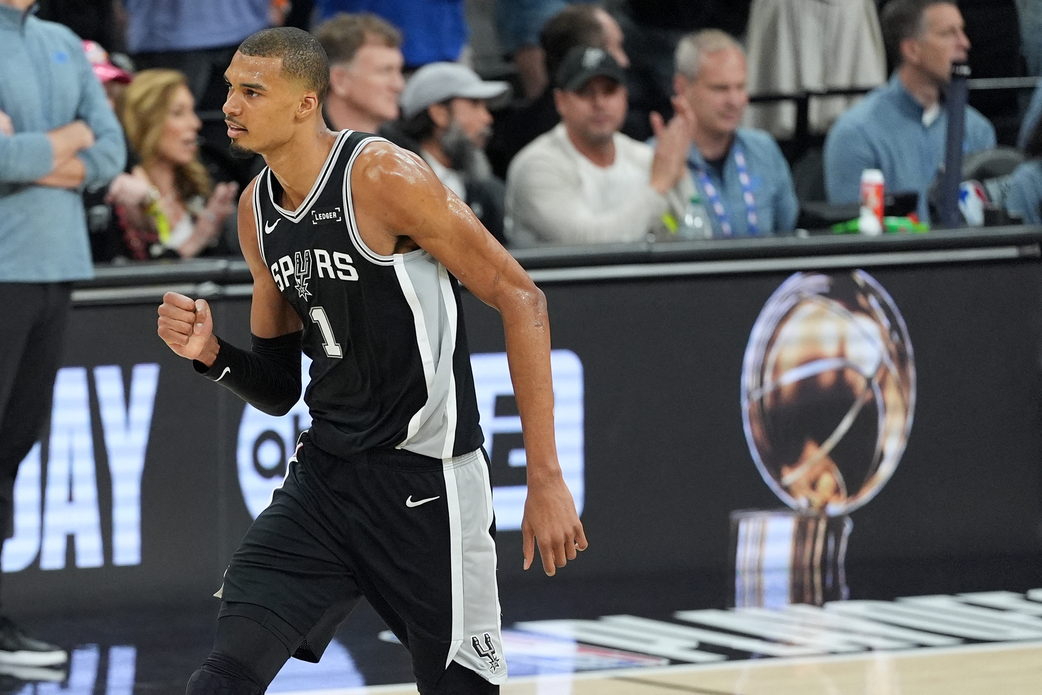 虎扑NBA直播-文班：没什么问题需要解决 我下场只需正常发挥即可 所以我不担心